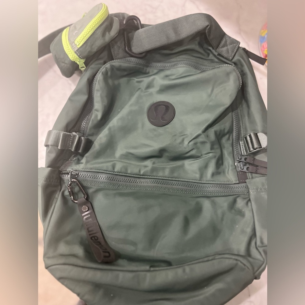 Lululemon Backpack w/matching pouch